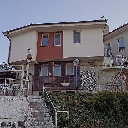 Nikolovi Home Apartments Pomorie Eksteriør bilde