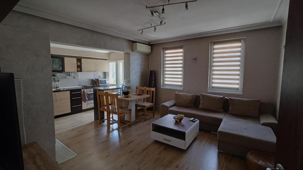 Nikolovi Home Apartments Pomorie Eksteriør bilde