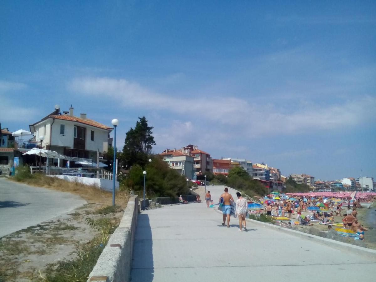 Nikolovi Home Apartments Pomorie Eksteriør bilde