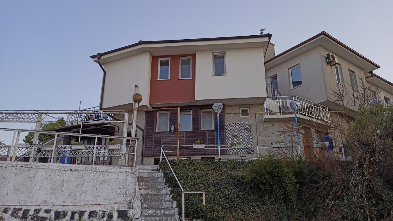 Nikolovi Home Apartments Pomorie Eksteriør bilde