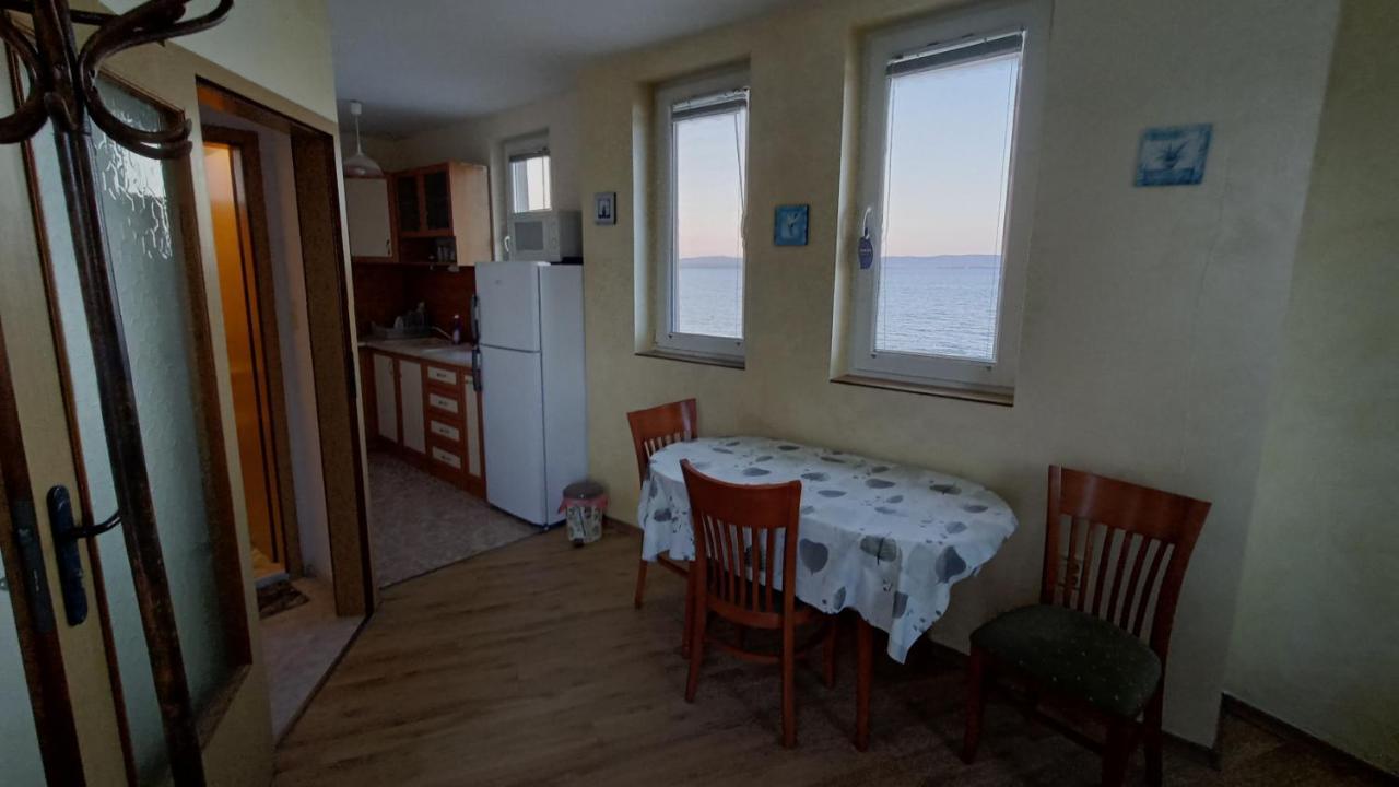 Nikolovi Home Apartments Pomorie Eksteriør bilde