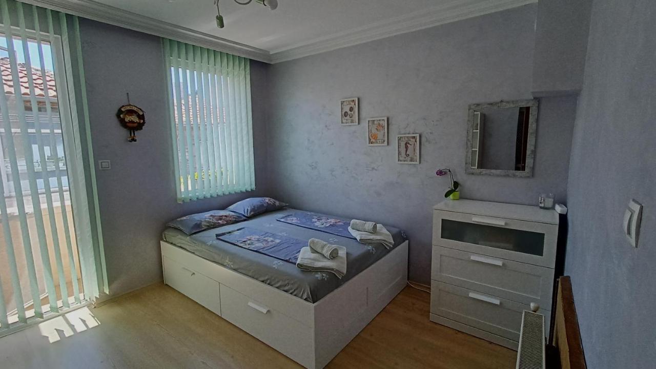 Nikolovi Home Apartments Pomorie Eksteriør bilde