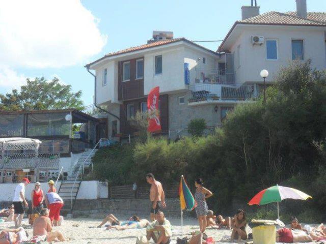 Nikolovi Home Apartments Pomorie Eksteriør bilde